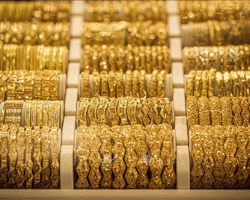 Giá vàng thế giới vượt 1.900 USD lần đầu sau 9 năm